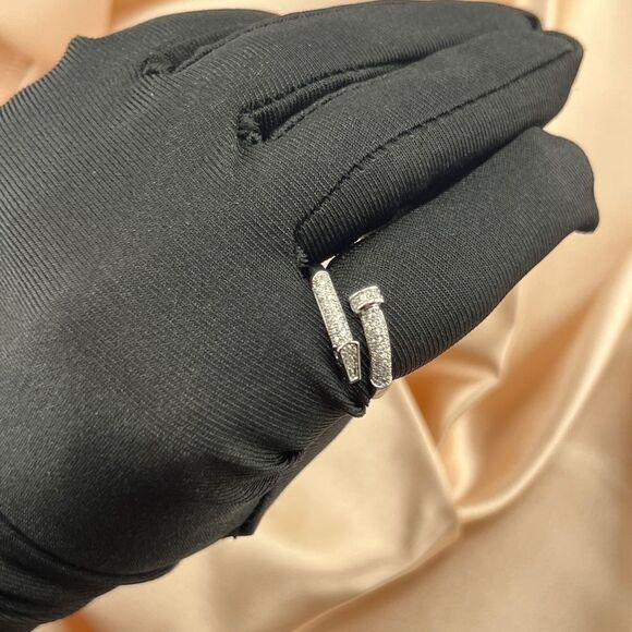 Elegant Wrap Sterling Silver Ring with Pave Crystals - Picture 4 of 6